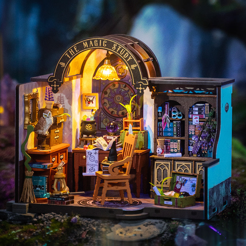 Casa Miniatura DIY de Brujita – Estudio Mágico | Kit de Halloween para Armar