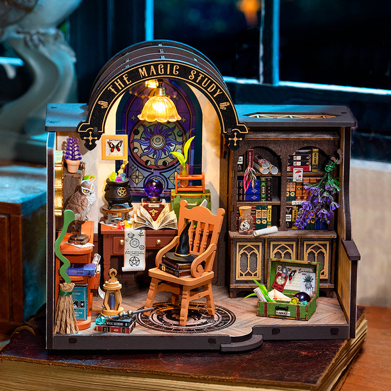 Casa Miniatura DIY de Brujita – Estudio Mágico | Kit de Halloween para Armar