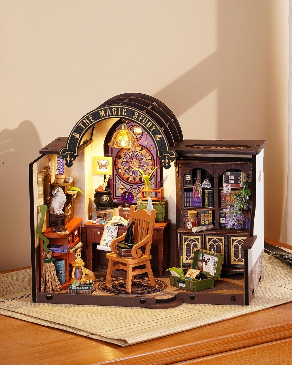 Casa Miniatura DIY de Brujita – Estudio Mágico | Kit de Halloween para Armar